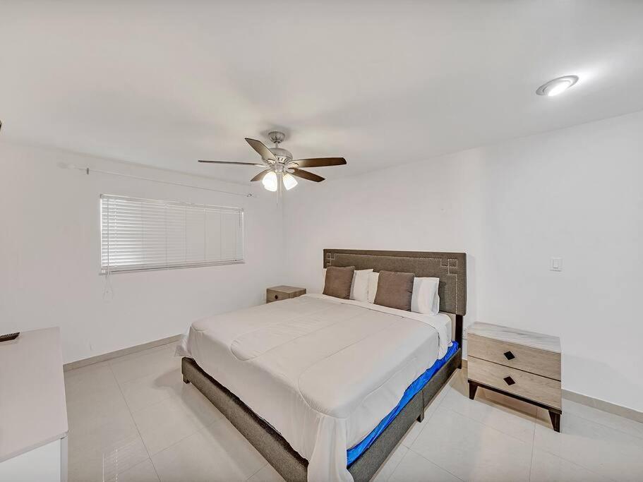 Supervilla - Lakefront - Sunsets, Kayaks, Grill Fort Lauderdale Exterior foto