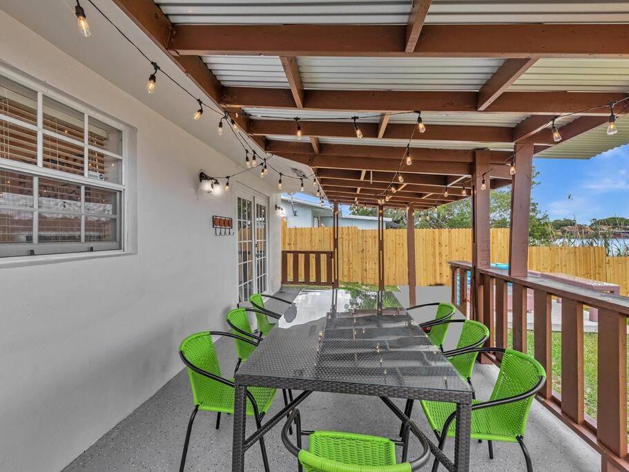 Supervilla - Lakefront - Sunsets, Kayaks, Grill Fort Lauderdale Exterior foto