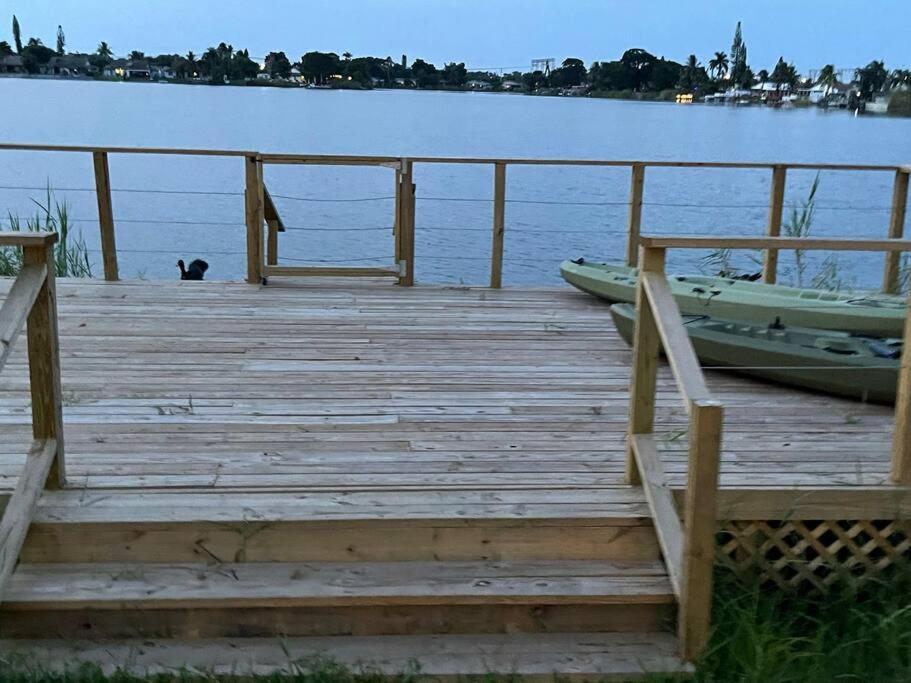 Supervilla - Lakefront - Sunsets, Kayaks, Grill Fort Lauderdale Exterior foto