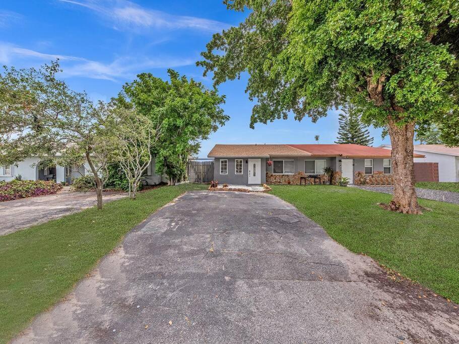 Supervilla - Lakefront - Sunsets, Kayaks, Grill Fort Lauderdale Exterior foto